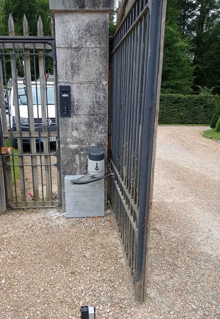 installation moteur grille domotique